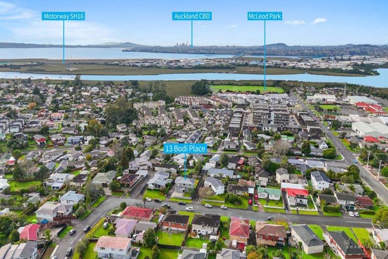 Photo of property in 13 Bodi Place, Te Atatu South, Auckland, 0610