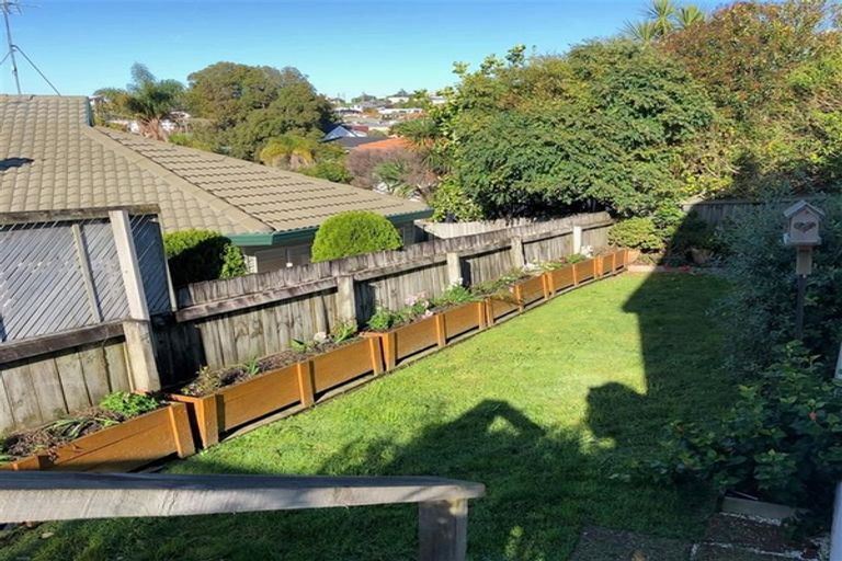 Photo of property in 24b Palmgreen Court, Stanmore Bay, Whangaparaoa, 0932