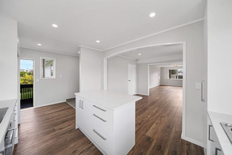 Photo of property in 22 Molesworth Place, Mangere, Auckland, 2022