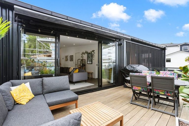 Photo of property in 26 Arataki Views Way, Glen Eden, Auckland, 0602
