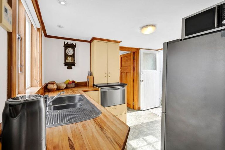 Photo of property in 210a Tukapa Street, Westown, New Plymouth, 4310