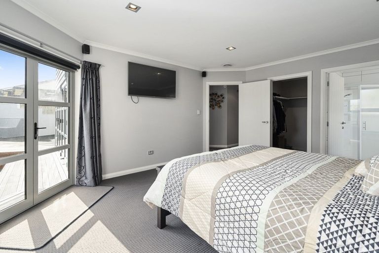 Photo of property in 7 Galea Grove, Kelvin Grove, Palmerston North, 4414