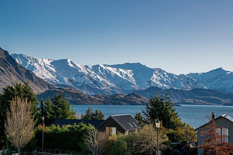 Photo of property in 8b Minaret Ridge, Wanaka, 9305