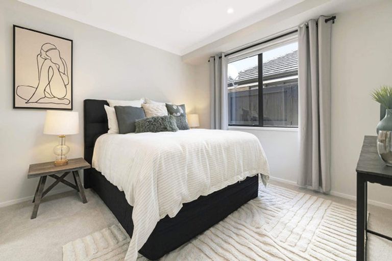 Photo of property in 49 Kaurinui Crescent, One Tree Point, 0118