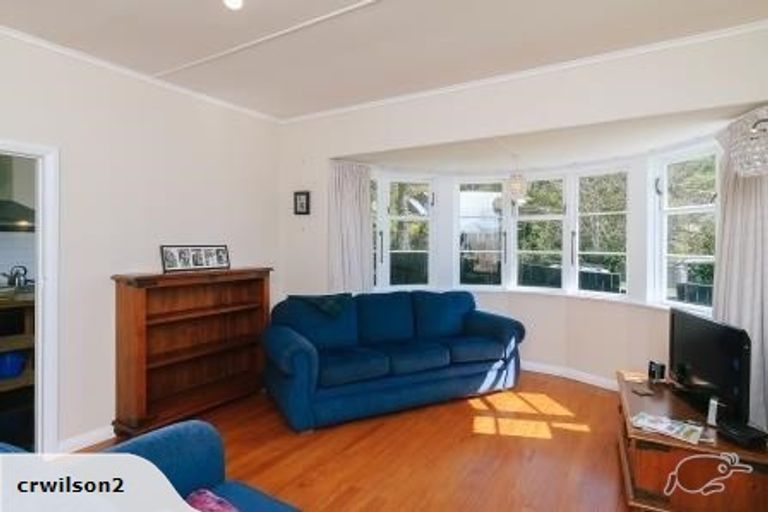 Photo of property in 84 Norton Park Grove, Waterloo, Lower Hutt, 5011