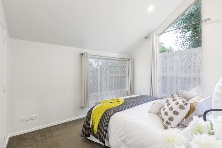 Photo of property in 18b Holiday Road, Stanmore Bay, Whangaparaoa, 0932