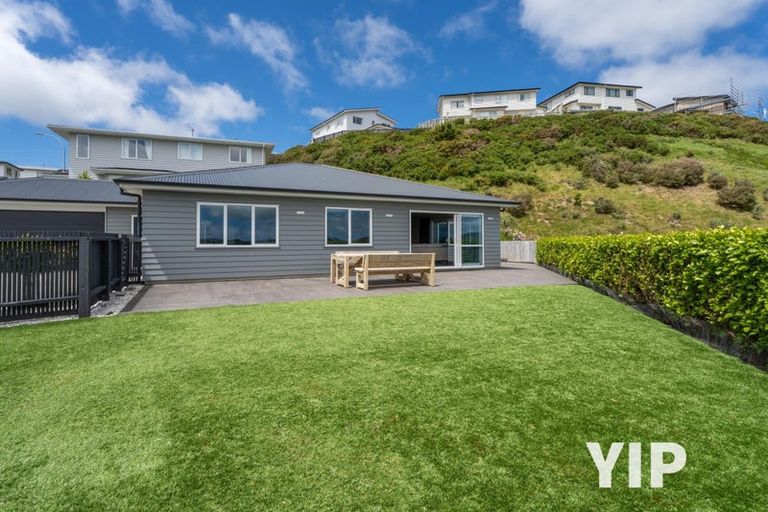 Photo of property in 50 Havana Rise, Grenada Village, Wellington, 6037