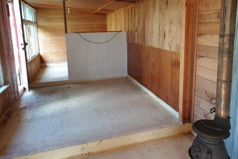 Photo of property in 73 Papatotara Road, Tuatapere, 9620