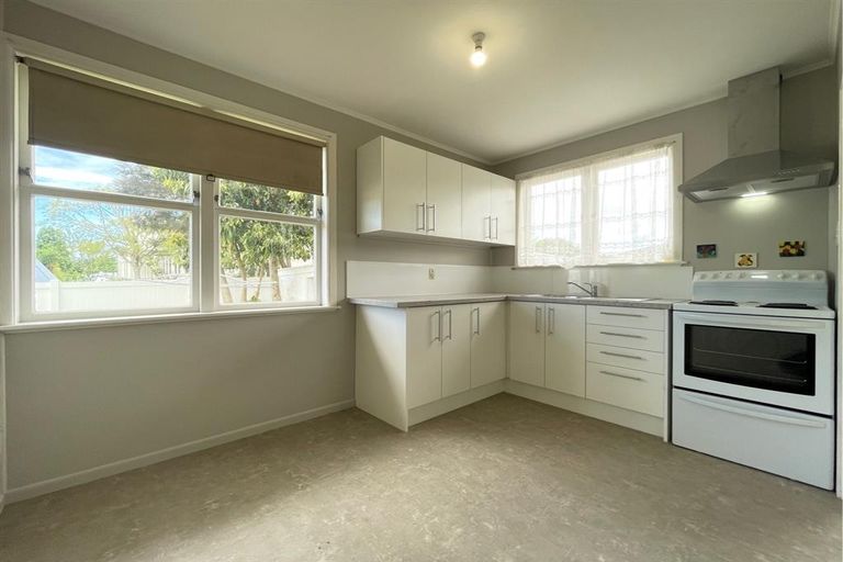 Photo of property in 1/42-44 Opaheke Road, Opaheke, Papakura, 2113