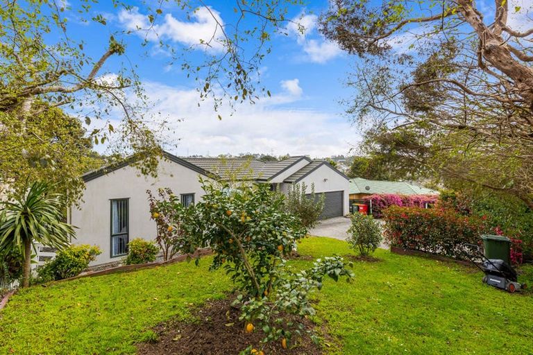 Photo of property in 52 Hewlett Road, Massey, Auckland, 0614