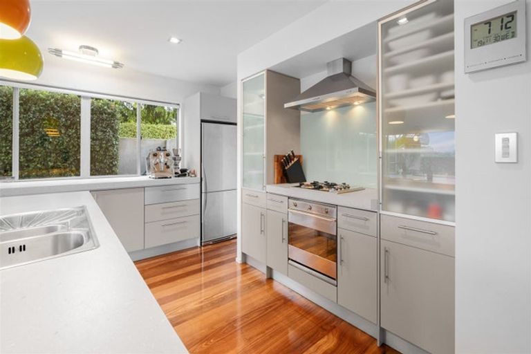 Photo of property in 51 Croziers Road, St Albans, Christchurch, 8052