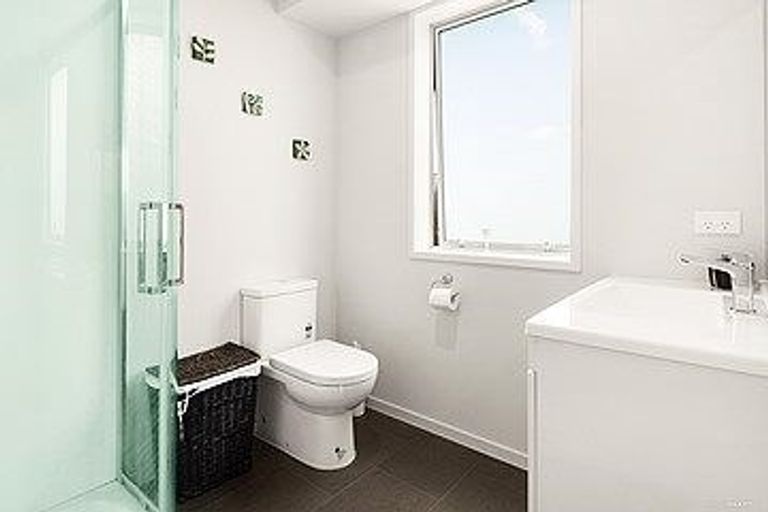 Photo of property in 17 Modello Lane, Waiuku, 2123