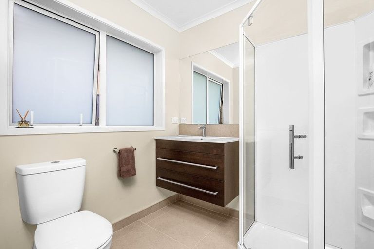 Photo of property in 12 Lombardia Way, Karaka, Papakura, 2113