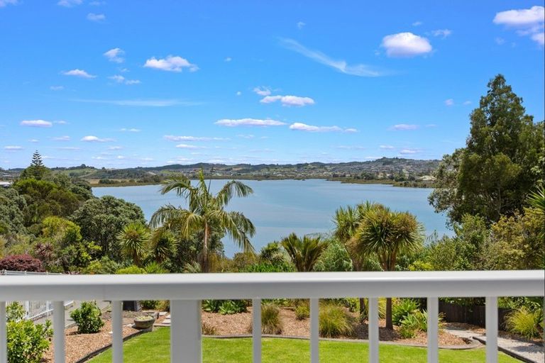 Photo of property in 36 Pohutukawa Avenue, Red Beach, 0932