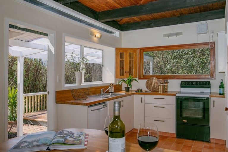 Photo of property in 1 Reading Street, Greytown, 5712