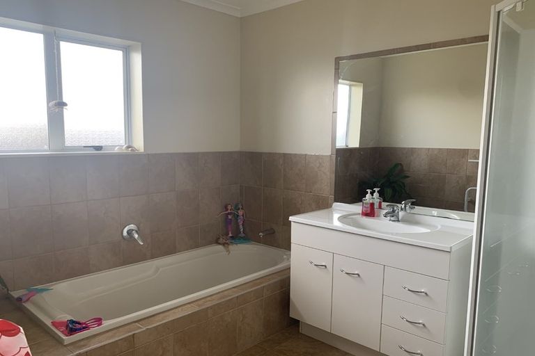 Photo of property in 26 Merlot Drive, Pyes Pa, Tauranga, 3112