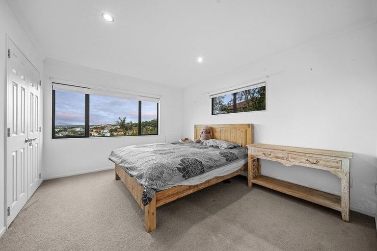 Photo of property in 1 Waldorf Crescent, Orewa, 0931