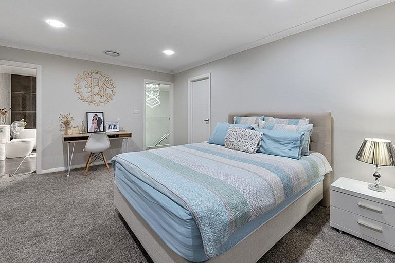 Photo of property in 61 Bernard Magnus Lane, Greenhithe, Auckland, 0632