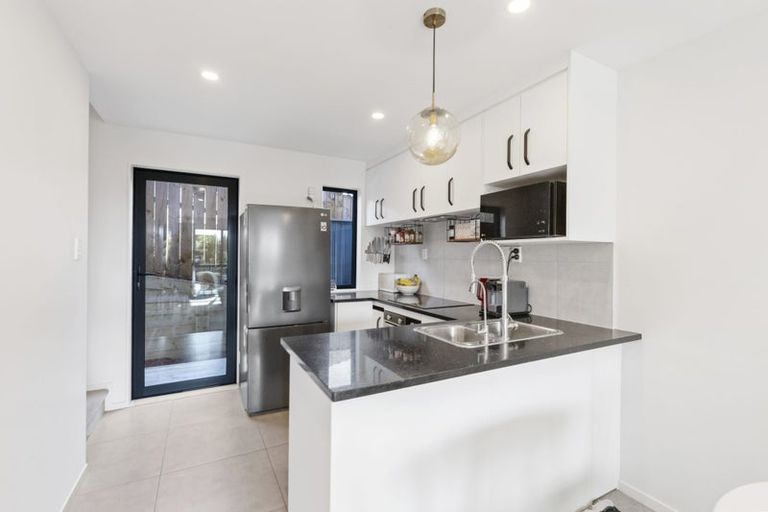 Photo of property in Rf202b, 12/18 Hewlett Road, Massey, Auckland, 0614