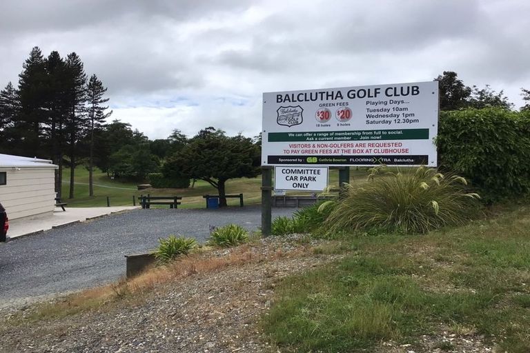 Photo of property in 24 Golfers Drive, Balclutha, 9230