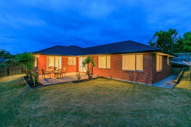Photo of property in 36 Nimstedt Avenue, Oteha, Auckland, 0632
