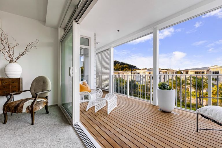 Photo of property in 117 Hibiscus Drive, Orewa, 0931