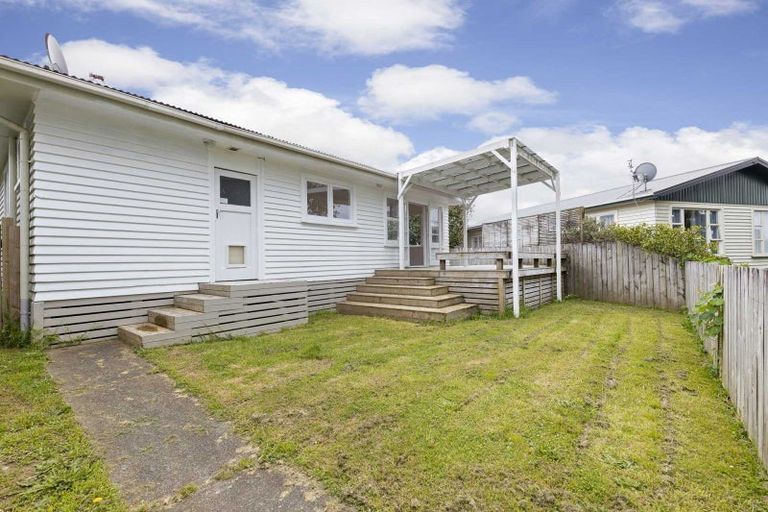 Photo of property in 56a Woodleigh Street, Frankleigh Park, New Plymouth, 4310