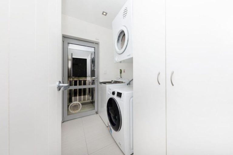 Photo of property in 2/49 Lysander Crescent, Beach Haven, Auckland, 0626