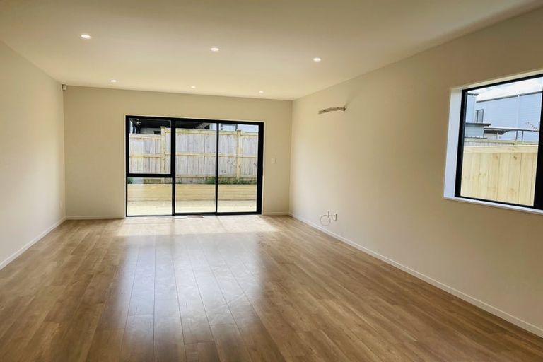 Photo of property in 25 Huringa Road, Karaka, 2113