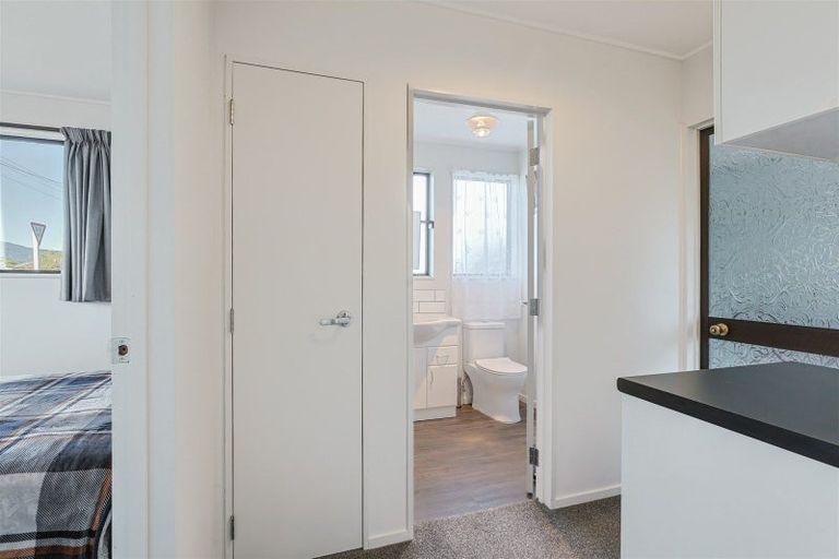 Photo of property in 16 Hunter Street, Westport, 7825
