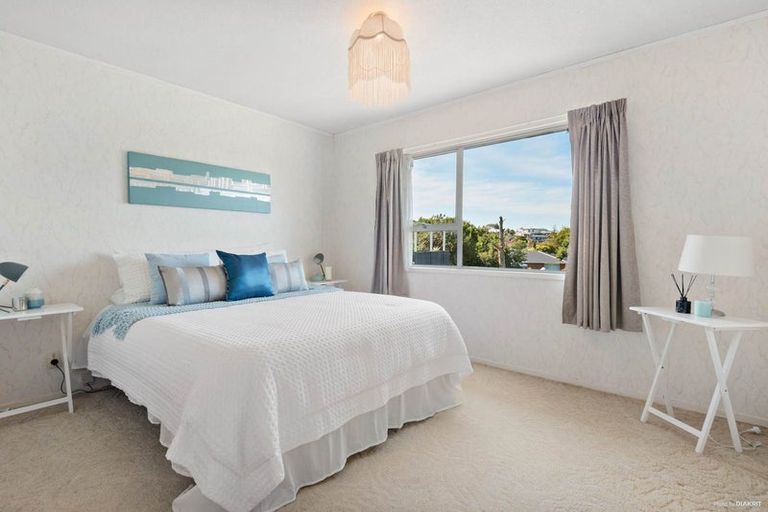 Photo of property in 14 Jenelin Road, Glendene, Auckland, 0602