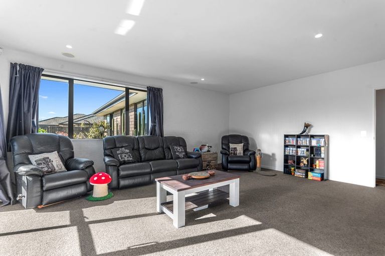 Photo of property in 19 Wakeman Way, Kaiapoi, 7630