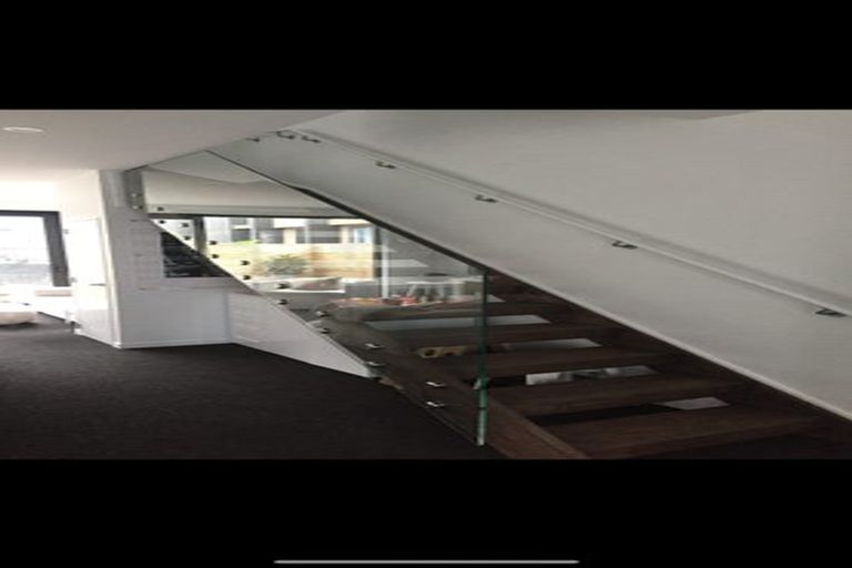 Photo of property in 20u2 Trent Street, Island Bay, Wellington, 6023