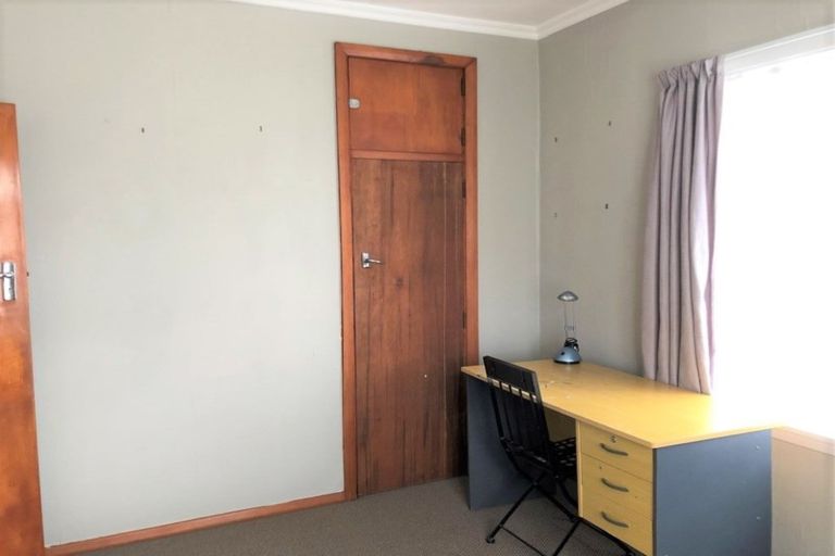 Photo of property in 21 George Street, Levin, 5510