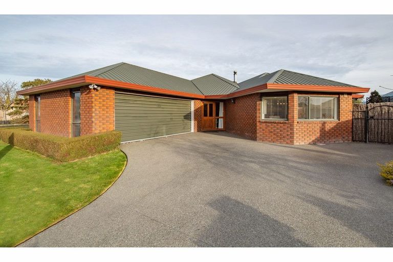 Photo of property in 6 Mcdougal Place, Kaiapoi, 7630