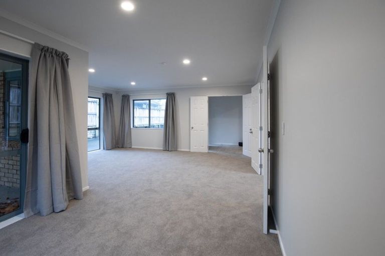 Photo of property in 12 Glastry Close, East Tamaki Heights, Auckland, 2016