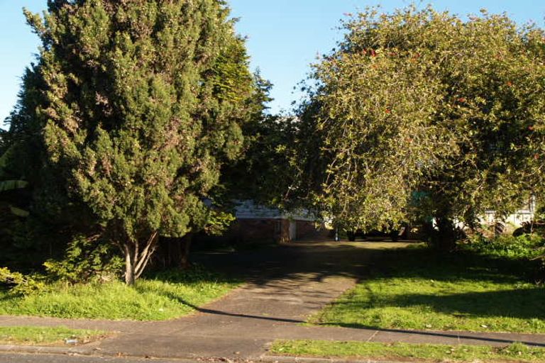 Photo of property in 2 Lyncroft Street, Mangere East, Auckland, 2024