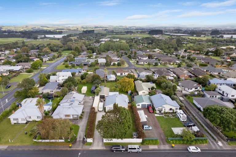 Photo of property in 6 Sandspit Road, Waiuku, 2123