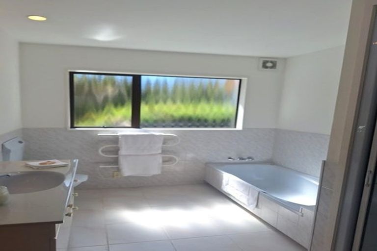 Photo of property in 49b Simla Crescent, Khandallah, Wellington, 6035