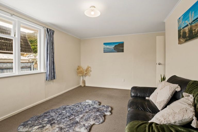 Photo of property in 5 Kowhai Street, Naenae, Lower Hutt, 5011