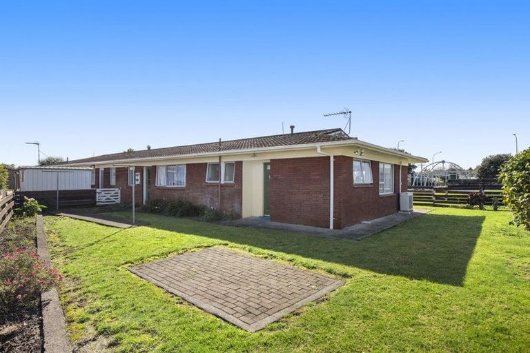Photo of property in 6b Kent Street, Waiuku, 2123