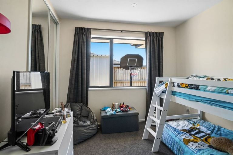 Photo of property in 17 Dynes Road, Rolleston, 7615