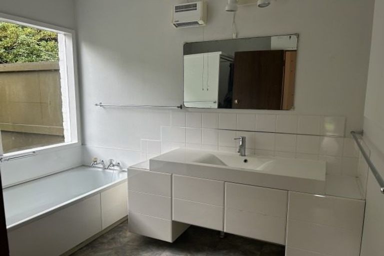 Photo of property in 134 Buick Crescent, Awapuni, Palmerston North, 4412