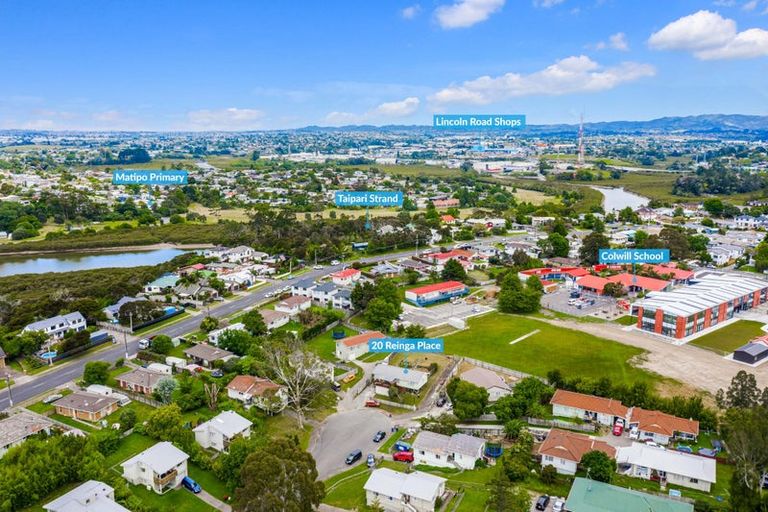 Photo of property in 20 Reinga Place, Massey, Auckland, 0614