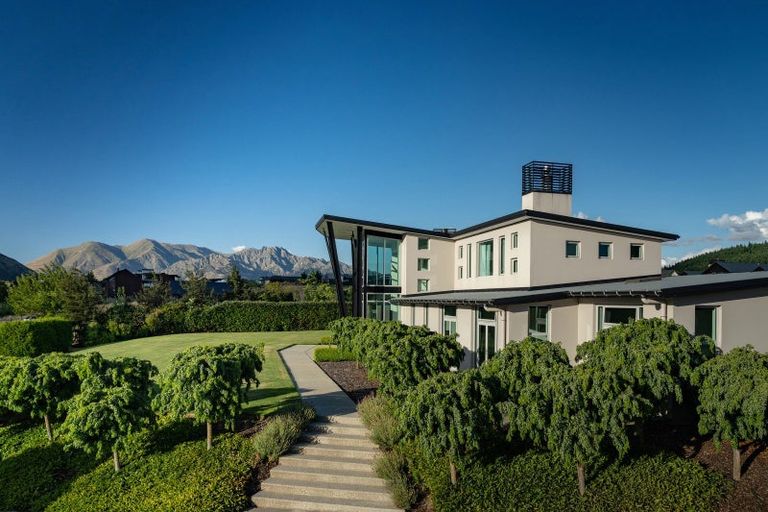 Photo of property in 35 Ridgecrest, Wanaka, 9305