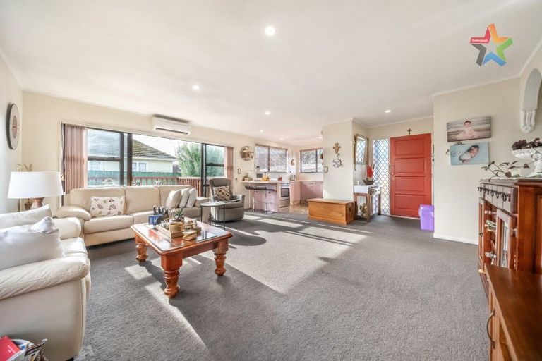 Photo of property in 2/8 Hewer Crescent, Naenae, Lower Hutt, 5011