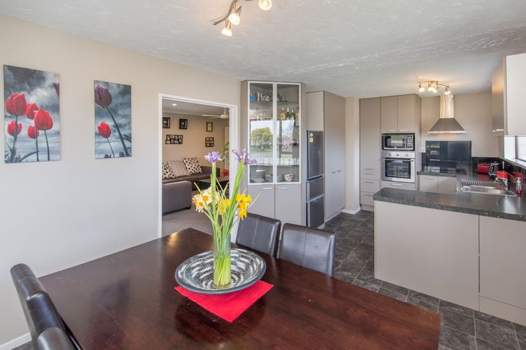 Photo of property in 26 Parkhouse Drive, Rangiora, 7400