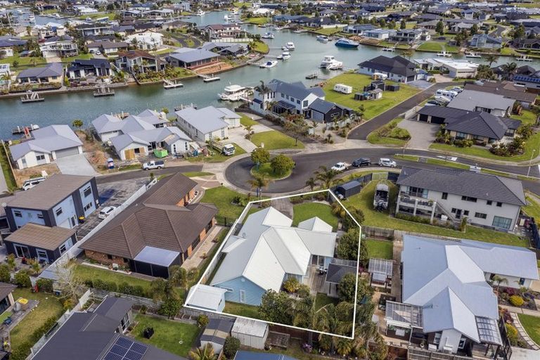 Photo of property in 3 Mermaid Place, Whitianga, 3510