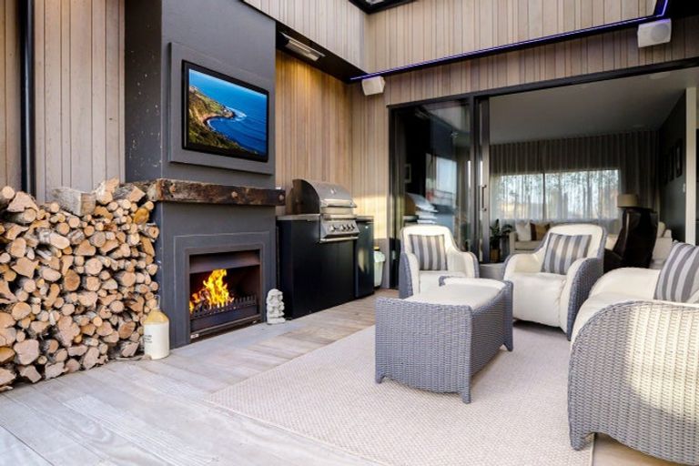 Photo of property in 46 Rangitahi Road, Raglan, 3225
