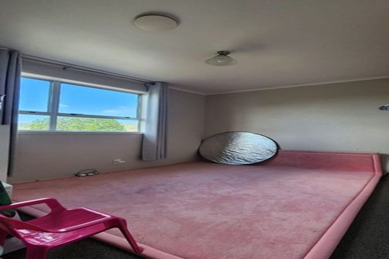 Photo of property in 10 Nandana Drive, Glen Eden, Auckland, 0602